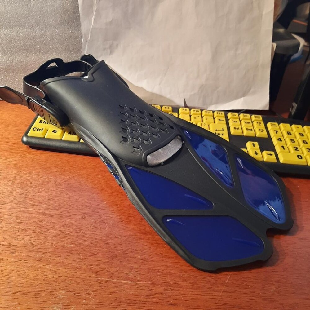Men's Blue Swim Fins - Comfortable Adjustable Strap
